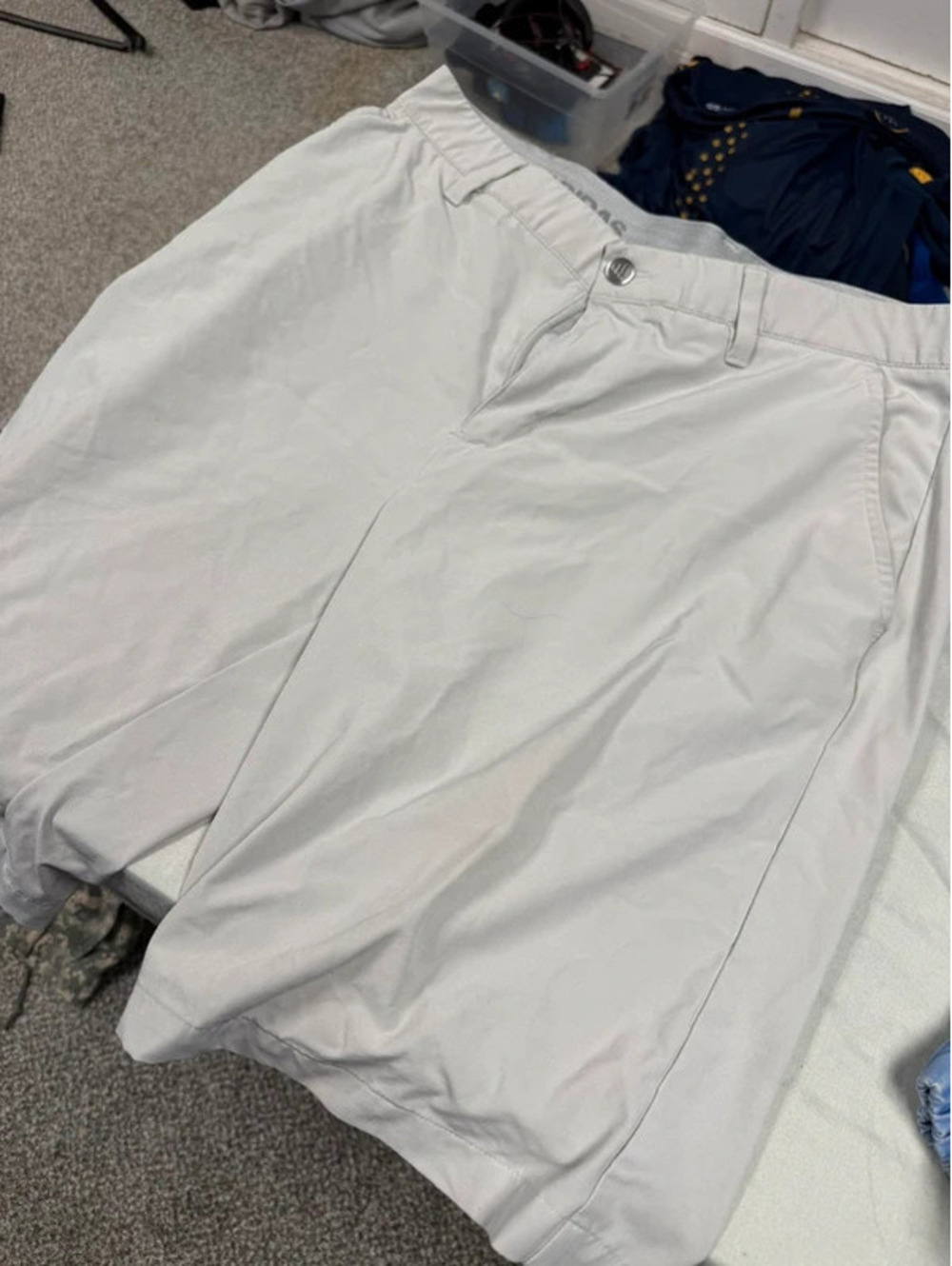Adidas Golf Light Stone Gray Stretch Ultimate Shorts - Men's Size 33